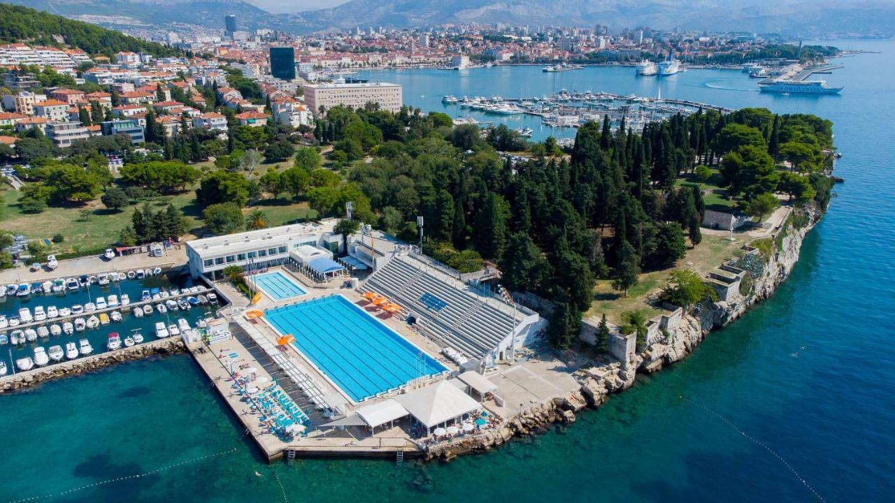 At Premium Location In 1 Min To Sea Apartament
