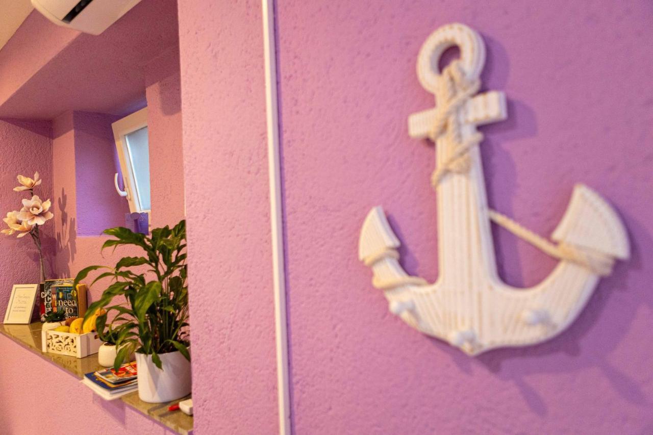 At Premium Location In 1 Min To Sea Apartament